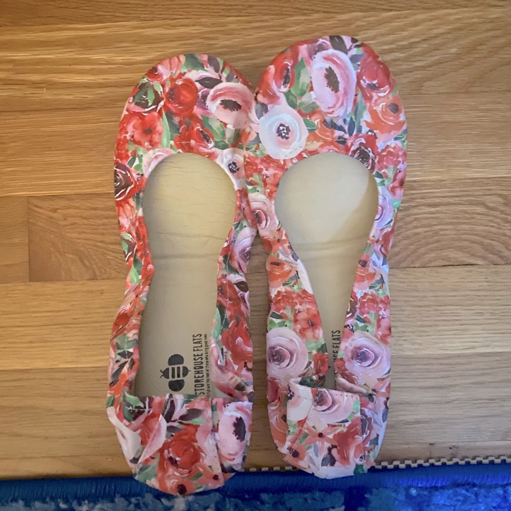 Storehouse flats size 9 floral garden print